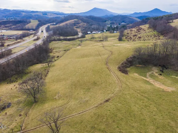 230 Barnes Ln, North Tazewell, VA 24630