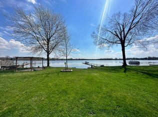 301 Lakeside Dr, Jackson, MI 49203