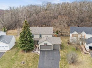 688 Falcon Ridge Rd, Woodbury, MN 55125