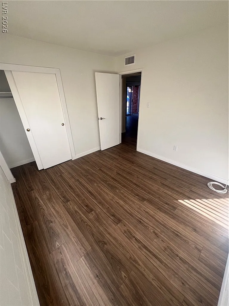 2 bed, 1.0 bath, 5930 sqft, $1,200 — Photo 2