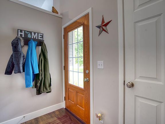 5th image of 15266 Steeplechase Ct