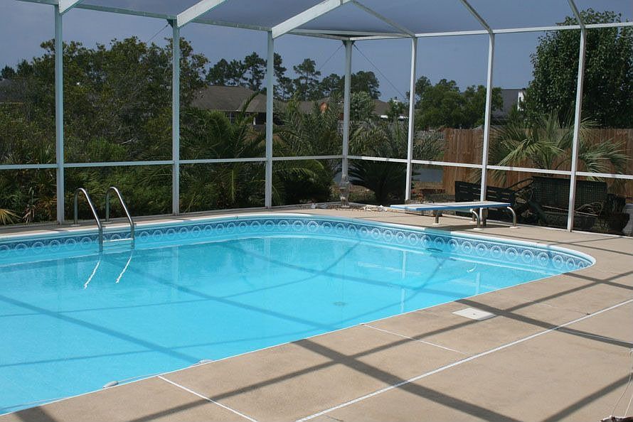 Screened Pool