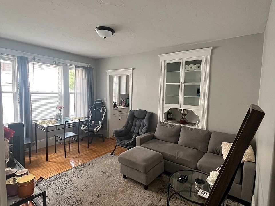 1st image of 9 Carruth St #1