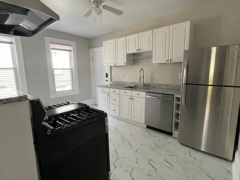 1008 Kenilworth Ave #1 — Photo 3