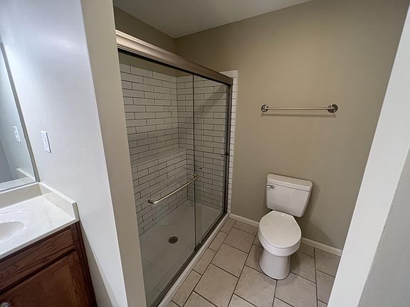 3rd image of 144 Gainsway Dr