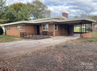 2352 33rd St NE, Hickory, NC 28601