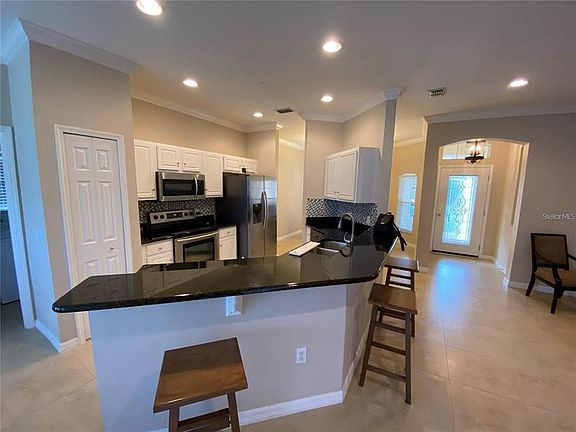 5th image of 2581 Summerland Way