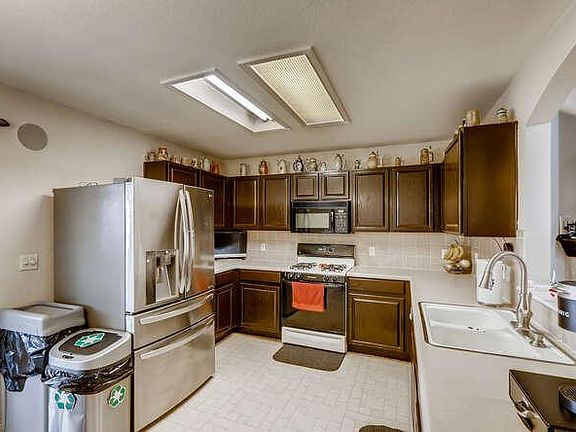 4th image of 1901 Brentwood Dr