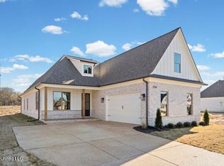 2984 Eden Ln, Nesbit, MS 38651