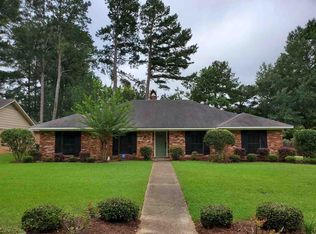 10 Treeway Dr, Brandon, MS 39042