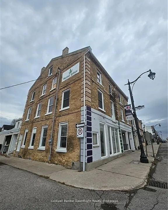 441 Main St S #301
