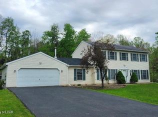 100 Sutherland Dr, Mountain Top, PA 18707
