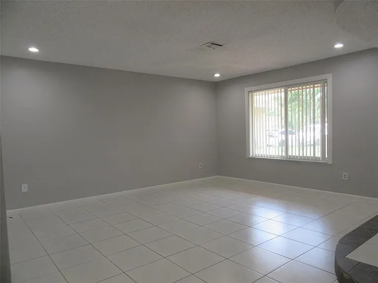 4100 NW 110th Ave — Photo 7