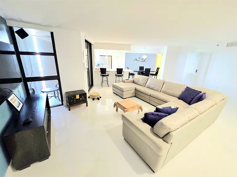 1631 S Ocean Blvd #1006 — Photo 8