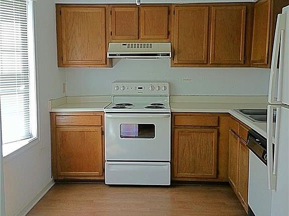 3rd image of 375 F E Montcastle Dr