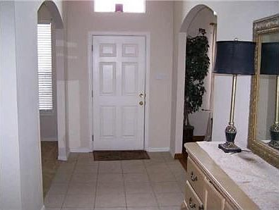 3rd image of 1021 Leoti Ln