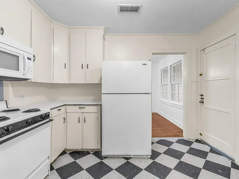 409 Scales St #A — Photo 10