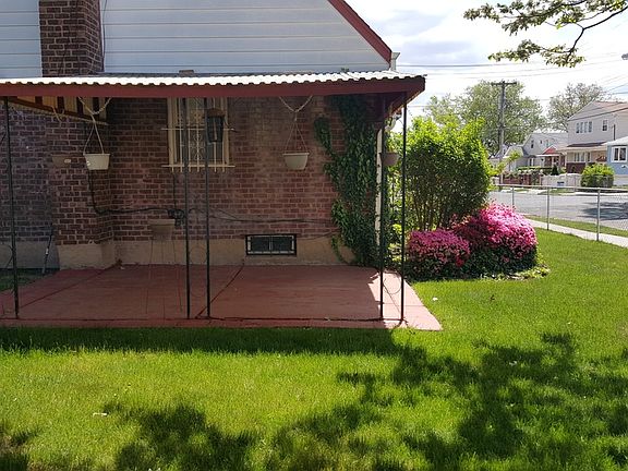 3rd image of 22703 111th Ave
