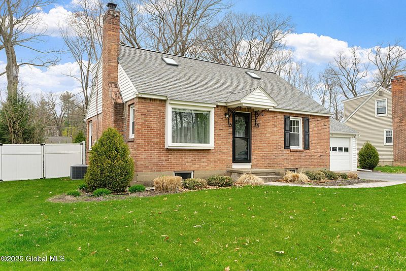 3rd image of 116 Willow Lane