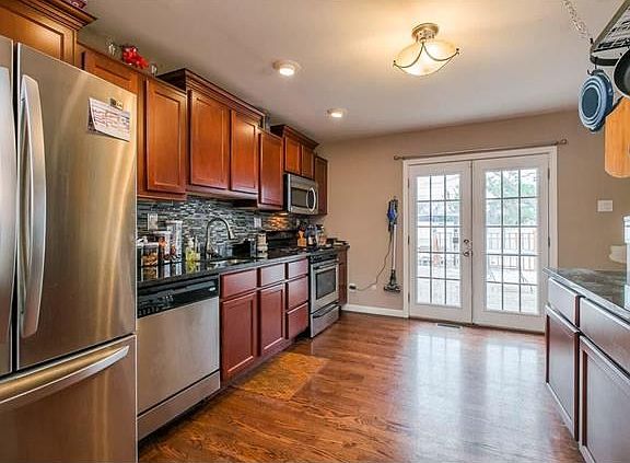 2nd image of 410 Patterson Ln