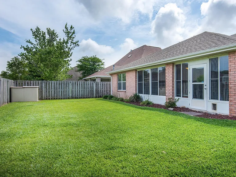 395 Camden Pass Ln — Photo 16