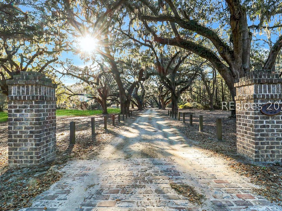 1st image of 893 Grays Hwy