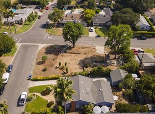 2305 Galbreth Rd, Pasadena, CA 91104