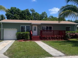 421 NW 150th St, Miami, FL 33168