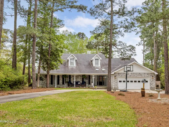 95511 Diamondhead Dr W, Diamondhead, MS 39525