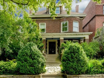 5641 S Woodlawn Ave, Chicago, IL, 60637