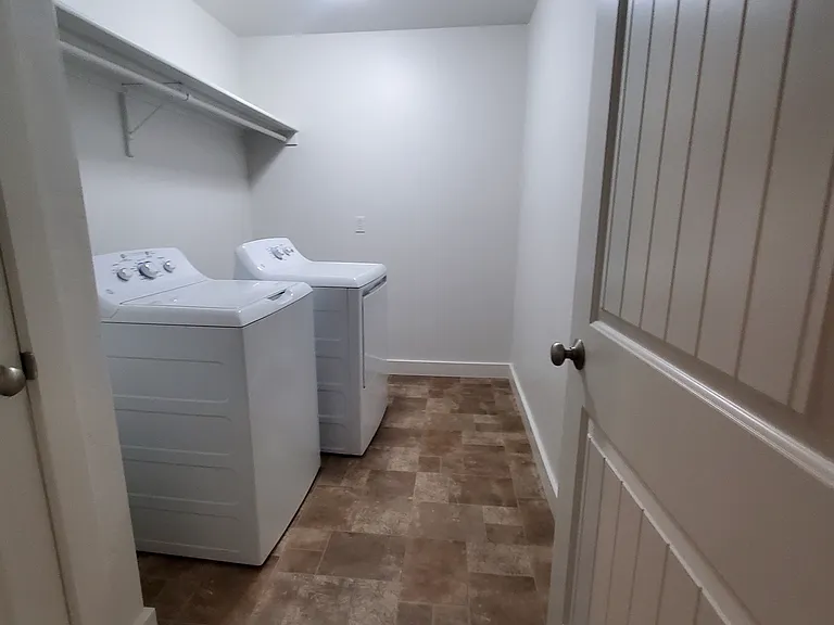 2420 E Clackamas Ct — Photo 6