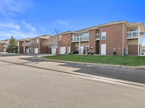 6738 102nd STREET #EE, Pleasant Prairie, WI 53158