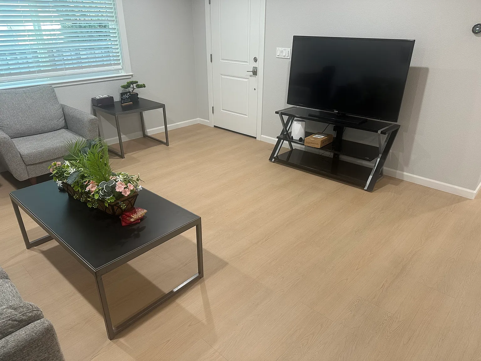 1 bed, 1850 sqft, $1,700 — Photo 4