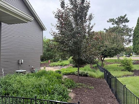 5th image of 5471 Oakgreen Pl N