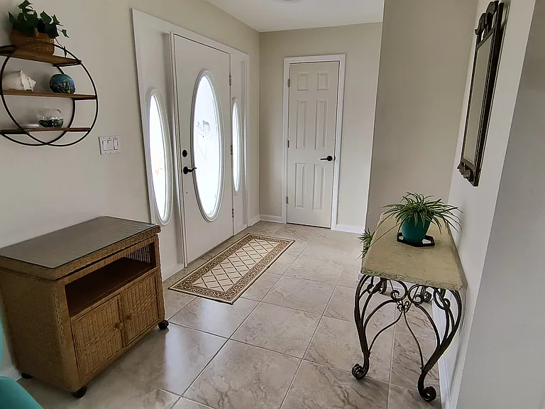 910 Juno Dr — Photo 16