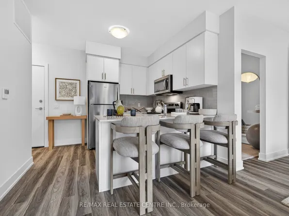 1100 Lackner Pl #205, Kitchener, ON N2A 0M1