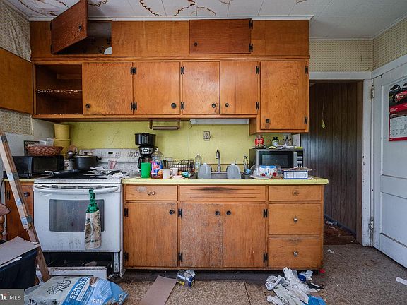 15th image of 491 Gunhart Rd
