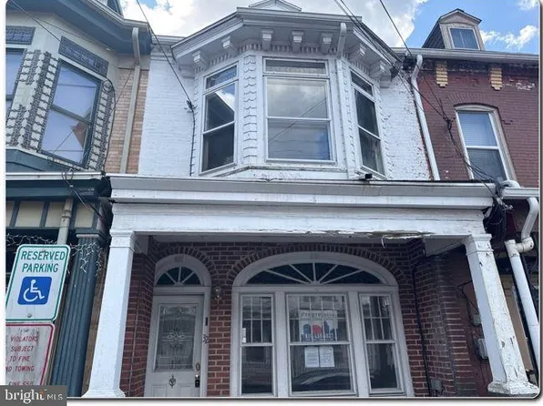32 E Oak St, Shenandoah, PA 17976
