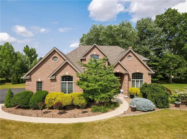 4468 Sarah Marie Ct, Nazareth, PA 18064