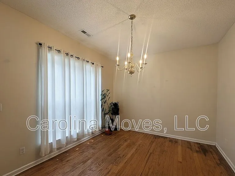 518 Grafton Ct — Photo 5
