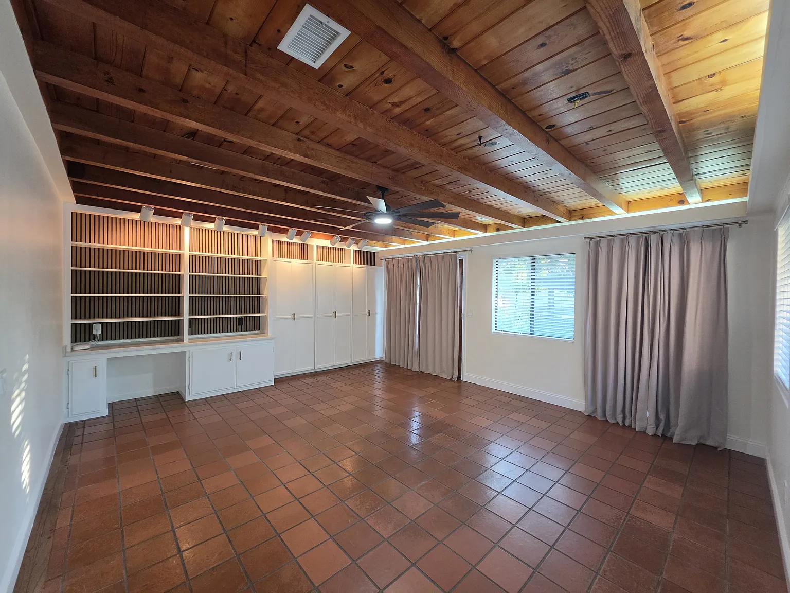 Studio, 545 sqft, $1,850 — Photo 2