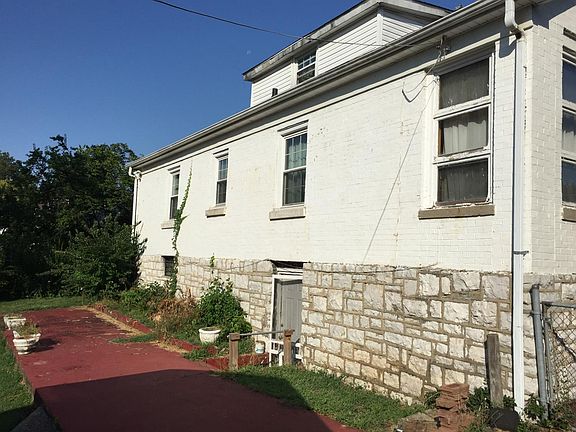 3rd image of 708 Headley Ave