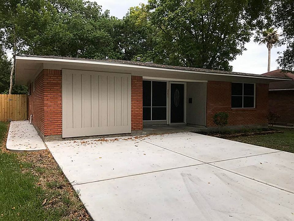 1st image of 2207 Dewberry Ln