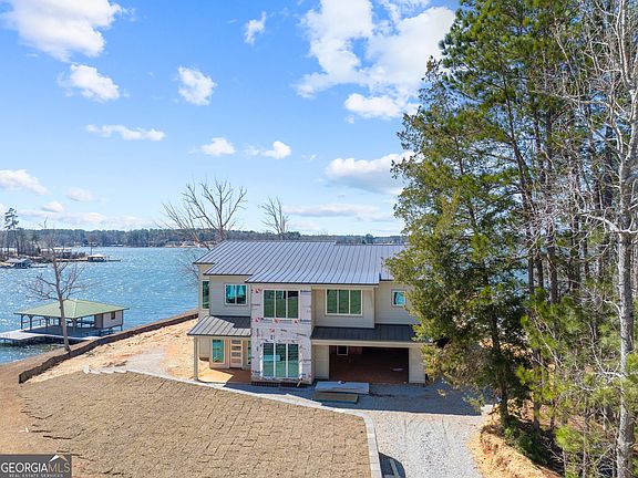 3rd image of 120 Shillelagh Cir NE