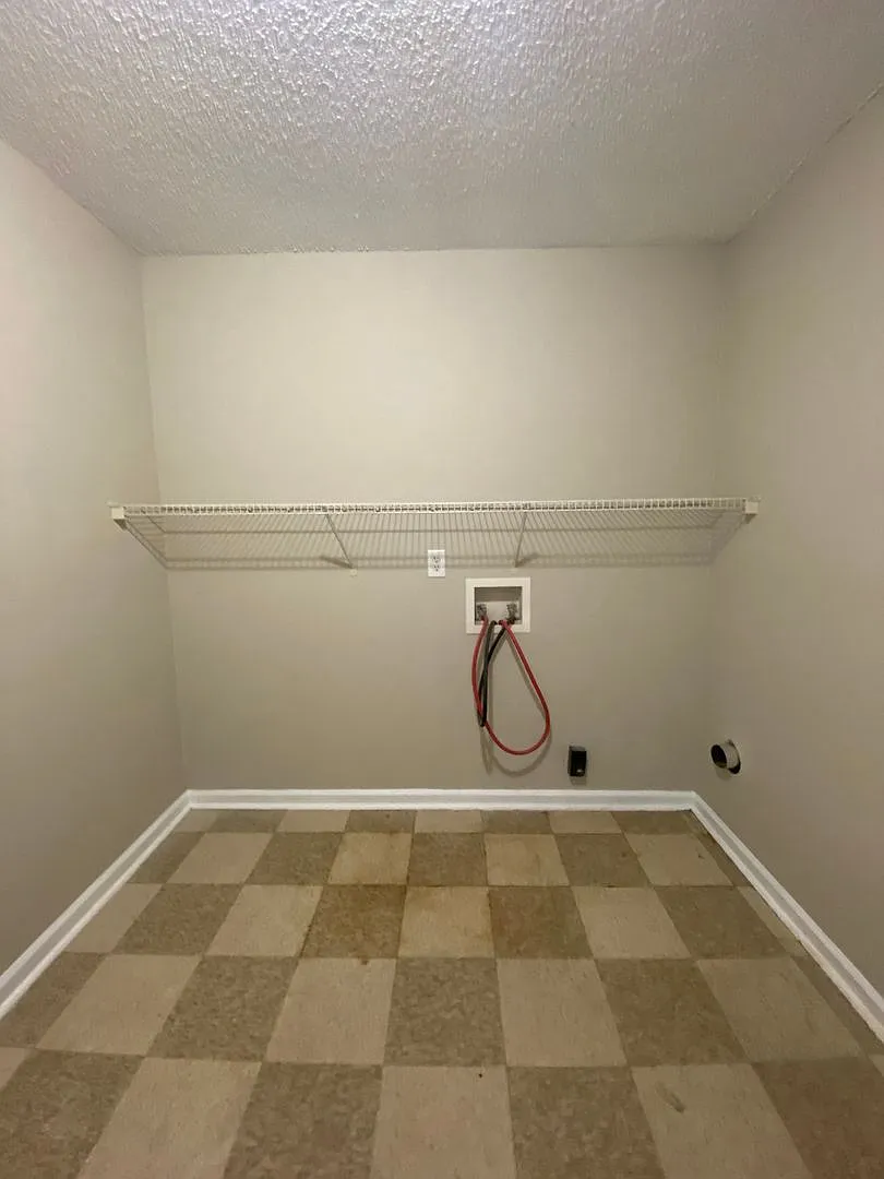 101/105 Cameron Court — Photo 3