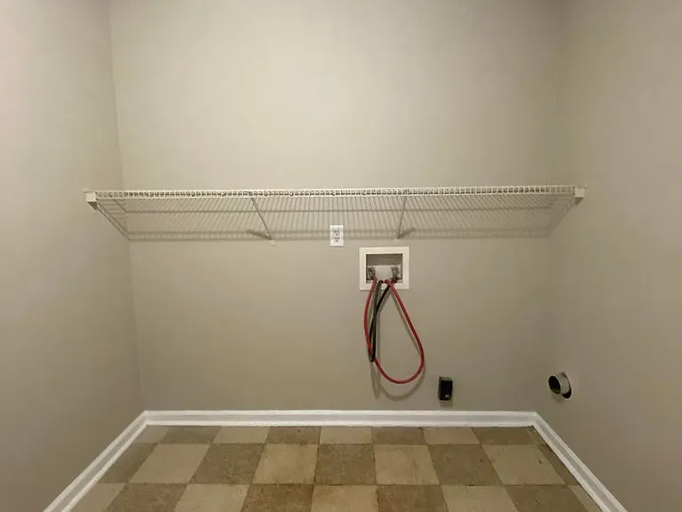 101 Cameron Ct — Photo 3