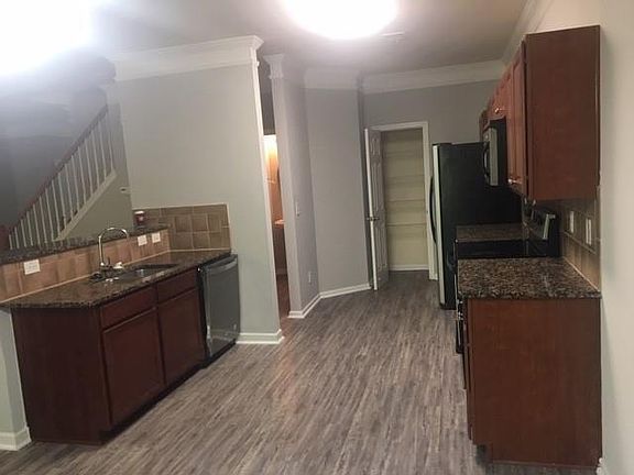 3rd image of 217 Bellecliff Ct