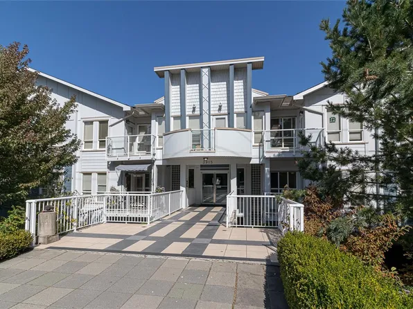 3915 Carey Rd #112, Saanich, BC V8Z 4E3