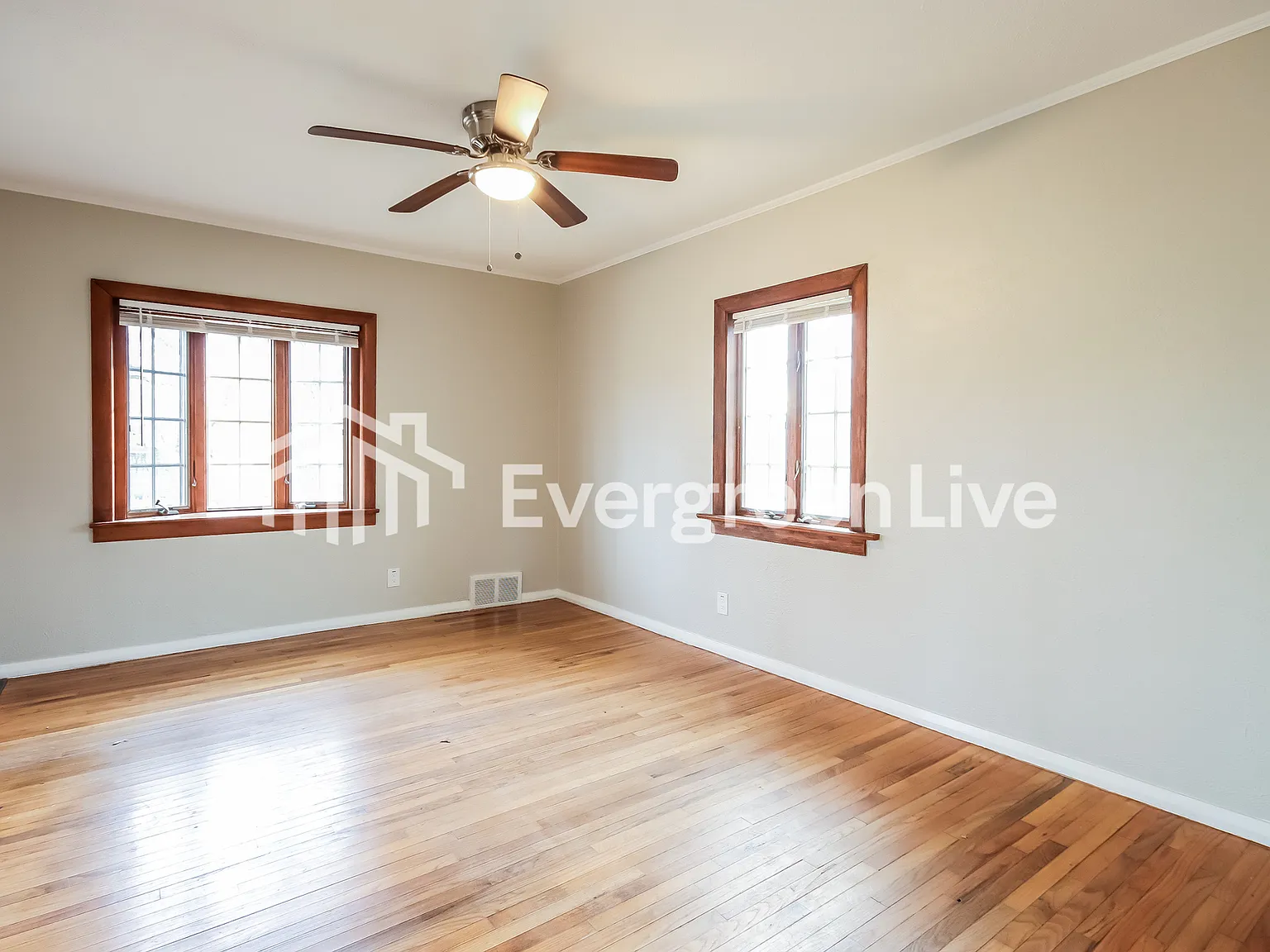 4 bed, 2.5 bath, 1601 sqft, $2,045 — Photo 4