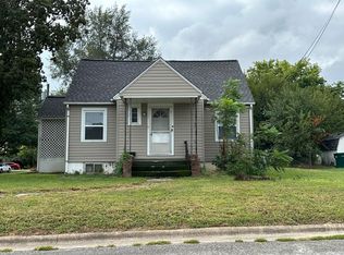 340 E Olive St, Bolivar, MO 65613
